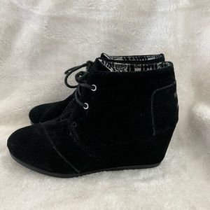 Toms wedge suede booties